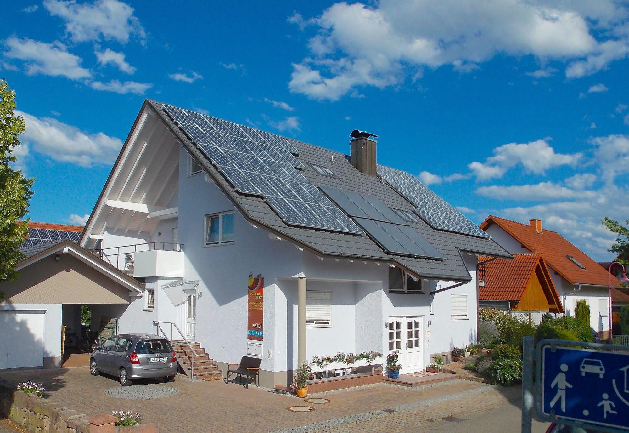 Gaestehaus Alba - Sie Bekommen Garantiert Eintrittskarten Fuer Den Europapark Und Fuer Rulantica Ueber Uns, Zusaetzlich Zum Limitierten Kontingent Hotel Rust Exterior photo